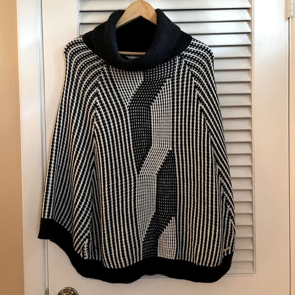 Calvin Klein Sweaters - CALVIN KLEIN | black & white knit sweater cape/poncho One Size